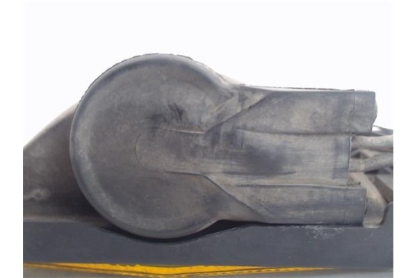 Recambio de faro antiniebla derecho para renault r 5 (b/c40) referencia OEM IAM   