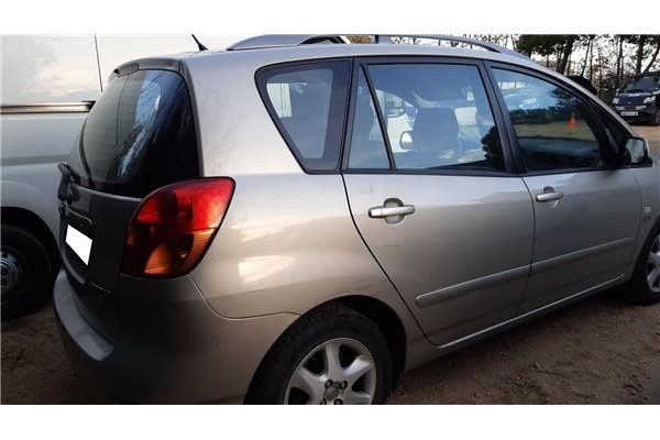 toyota corolla verso (e12)(2002) del año 
