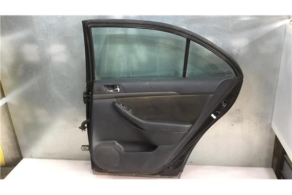 Recambio de puerta trasero derecha para toyota avensis sedán (t25) 1.8 referencia OEM IAM 6700305110  