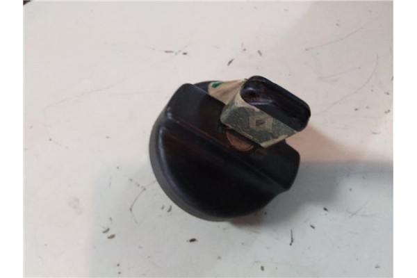 Recambio de tapon combustible para renault 19 ii (b/c53_) 1.2 referencia OEM IAM    Recambio de tapon combustible para renault 19 ii (b/c53_) 1.2 referencia OEM IAM