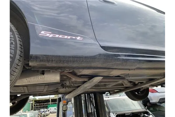 Recambio de spoiler talonera lat. derecha para honda civic berlina 3 (ep) 1.6i sport referencia OEM IAM 71800S5TE01ZN  