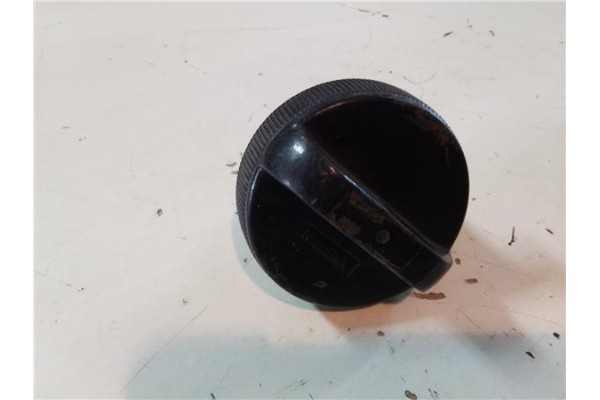 Recambio de tapon combustible para nissan sunny berlina (n14) 1.4 referencia OEM IAM    Recambio de tapon combustible para nissan sunny berlina (n14) 1.4 referencia OEM IAM