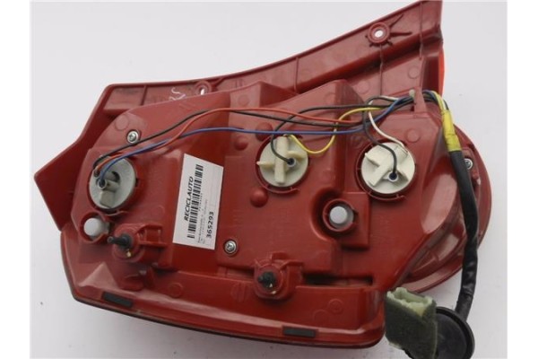 Recambio de piloto trasero derecho para chevrolet aveo berlina 1.2 ls referencia OEM IAM E132707  