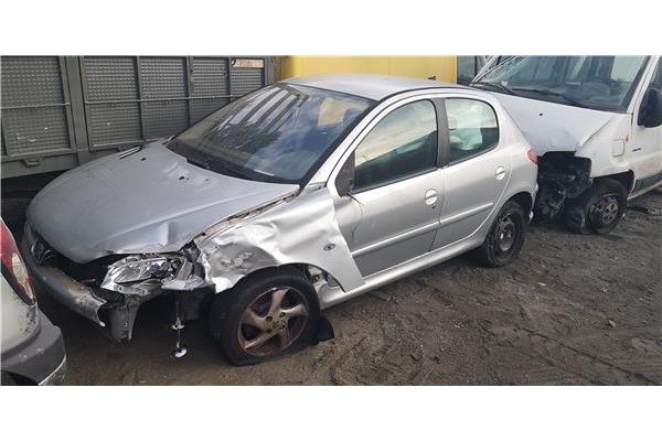peugeot 206 berlina (1998) del año 