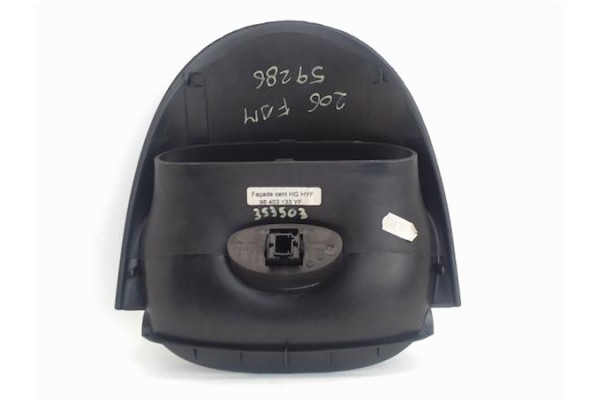 Recambio de embellecedor consola central para peugeot 206 sw 2.0 hdi referencia OEM IAM 96403133YF  