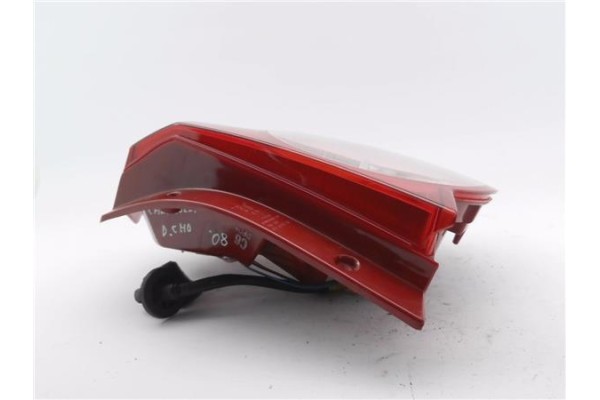Recambio de piloto trasero derecho para chevrolet aveo berlina 1.2 ls referencia OEM IAM E132707  
