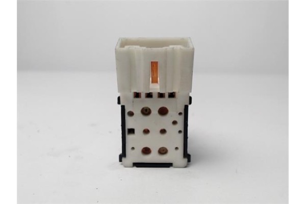Recambio de mando elevalunas para opel agila 1.2 cosmo referencia OEM IAM 4701151 192552 