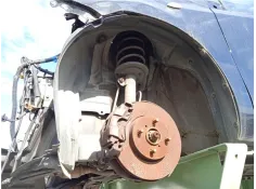 Recambio de protector pase rueda delantero izquierdo para toyota yaris (ksp9/scp9/nlp9) 1.3 vvt-i referencia OEM IAM 5370152160 