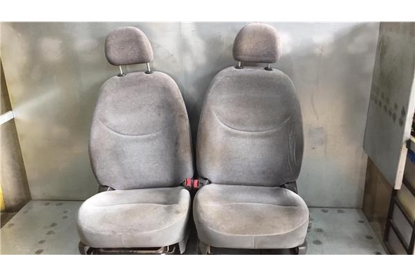 Recambio de juego asientos para toyota yaris (ncp1/nlp1/scp1)(1999) 1.3 linea luna [1,3 ltr. - 63 kw 16v cat] referencia OEM IAM