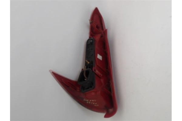 Recambio de piloto trasero derecho para peugeot 206 sw 2.0 hdi referencia OEM IAM 6351r4  