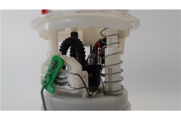 Recambio de bomba combustible para dacia sandero i 1.6 ambiance referencia OEM IAM 8200903683 172024388R 