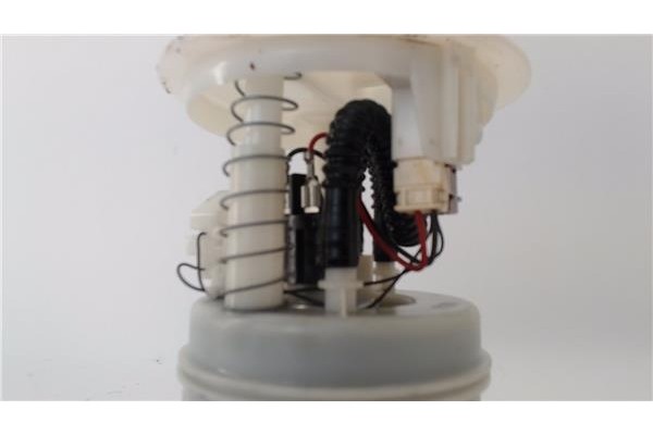 Recambio de bomba combustible para dacia sandero i 1.6 ambiance referencia OEM IAM 8200903683 172024388R 