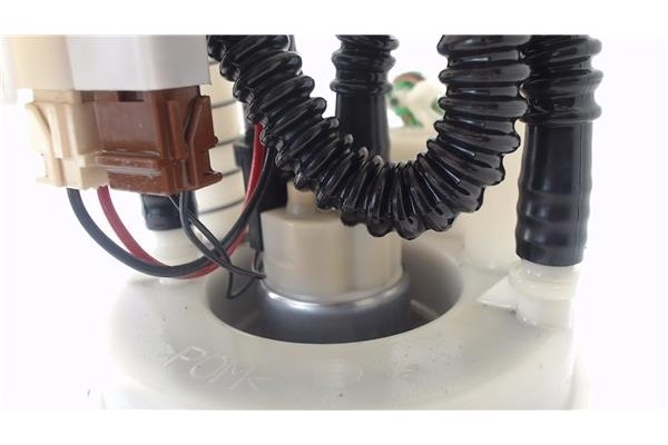 Recambio de bomba combustible para dacia sandero i 1.6 ambiance referencia OEM IAM 8200903683 172024388R 