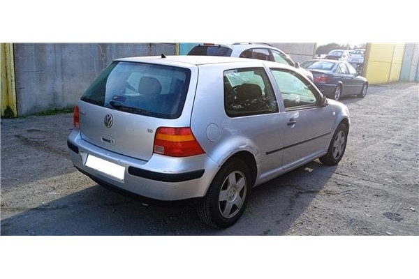 volkswagen golf iv berlina (1j1) del año 2003
