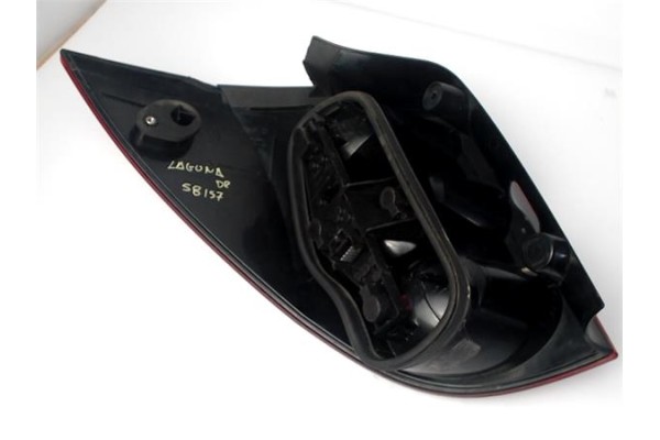 Recambio de piloto trasero derecho para renault laguna ii grandtour (kg0) 1.9 dci (kg0g) referencia OEM IAM 8200002472  