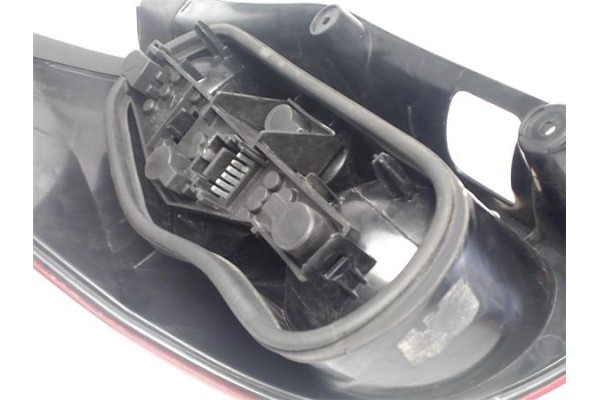 Recambio de piloto trasero derecho para renault laguna ii grandtour (kg0) 1.9 dci (kg0g) referencia OEM IAM 8200002472  