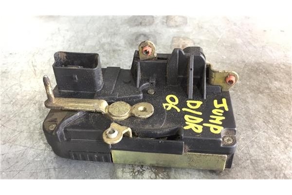 Recambio de cierre electromagnetico delantero derecho para citroen jumpy (u6u) 2.0 hdi 95 referencia OEM IAM 9136K2  