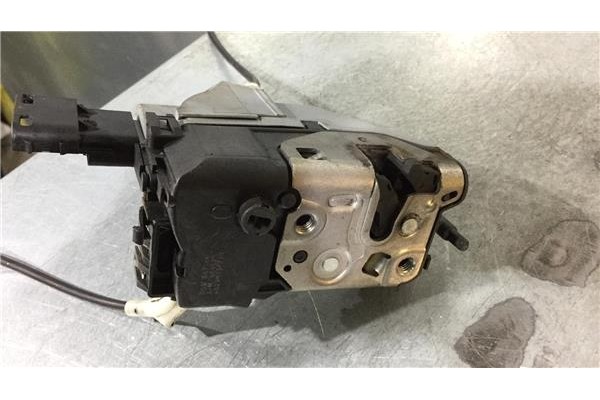 Recambio de cierre electromagnetico trasero derecho para peugeot 308 (2007) 1.6 confort [1,6 ltr. - 66 kw 16v hdi] referencia OE