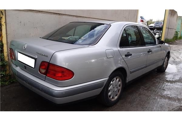 mercedes-benz clase e berlina (bm 210)(1995) del año 