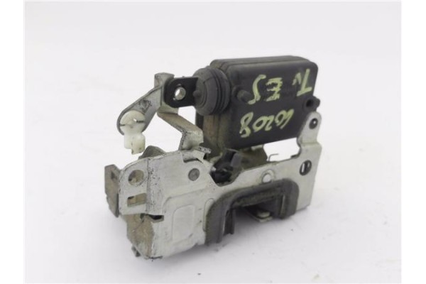 Recambio de cierre electromagnetico trasero izquierdo para dacia sandero i 1.6 ambiance referencia OEM IAM 8200735248  