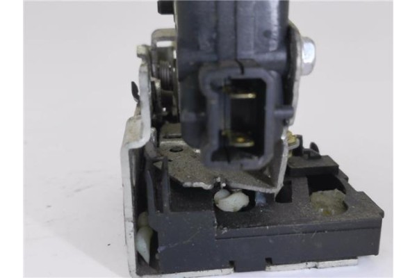 Recambio de cierre electromagnetico trasero izquierdo para dacia sandero i 1.6 ambiance referencia OEM IAM 8200735248  