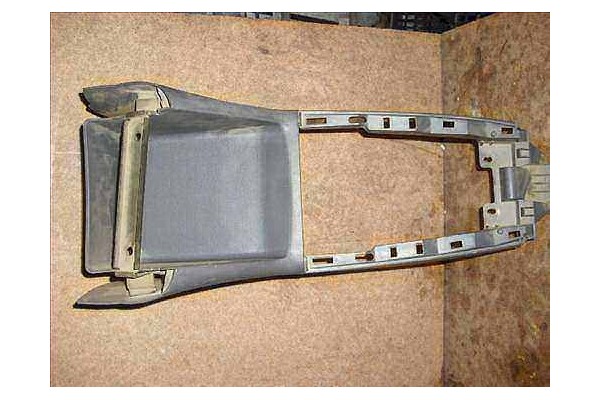 Recambio de consola para seat ibiza (6k1) referencia OEM IAM 6K0863243   Recambio de consola para seat ibiza (6k1) referencia OEM IAM 6K0863243