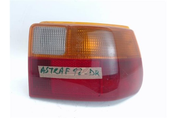 Recambio de piloto trasero derecho para opel astra f berlina referencia OEM IAM 394448  