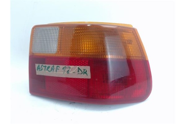 Recambio de piloto trasero derecho para opel astra f berlina referencia OEM IAM 394448  