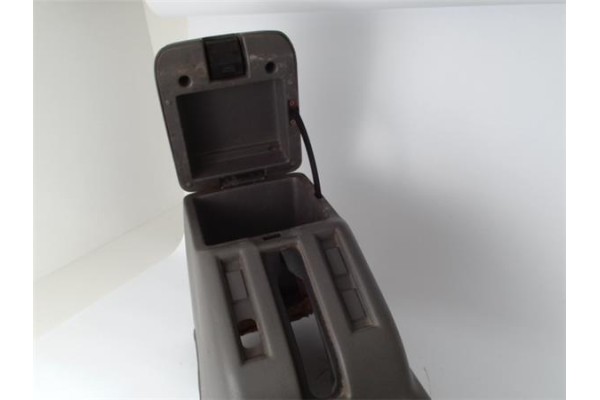 Recambio de consola para nissan terrano ii (r20) referencia OEM IAM 969100F010   Recambio de consola para nissan terrano ii (r20) referencia OEM IAM 969100F010