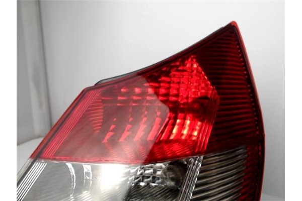 Recambio de piloto trasero derecho para renault scenic ii (jm) 1.5 dci (jm02, jm13) referencia OEM IAM 8200073237  