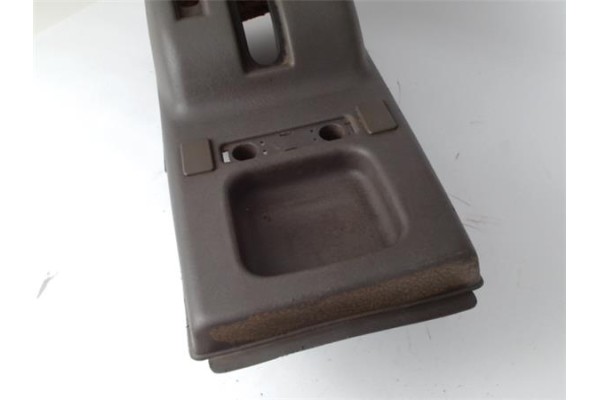 Recambio de consola para nissan terrano ii (r20) referencia OEM IAM 969100F010   Recambio de consola para nissan terrano ii (r20) referencia OEM IAM 969100F010