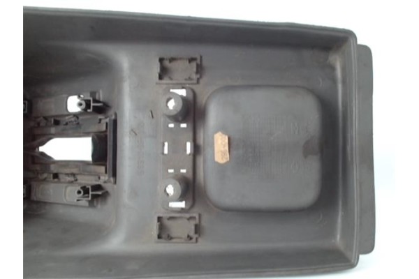 Recambio de consola para nissan terrano ii (r20) referencia OEM IAM 969100F010   Recambio de consola para nissan terrano ii (r20) referencia OEM IAM 969100F010