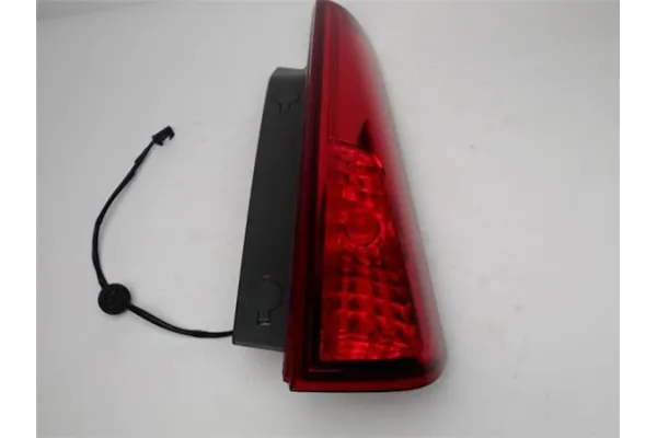 Recambio de piloto superior trasero derecho para kia ceed (ed) 1.6 concept referencia OEM IAM 924041H300  