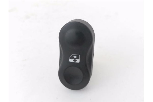 Recambio de mando elevalunas delantero izquierdo para dacia sandero i 1.6 ambiance referencia OEM IAM 8200108273 602227 