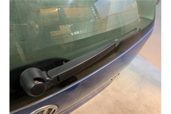 Recambio de porton trasero para volkswagen polo iv (9n1) 1.4 tdi referencia OEM IAM 6Q6827025S  