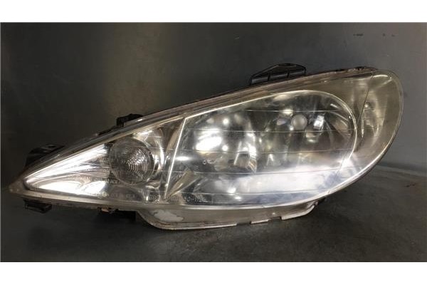 Recambio de faro delantero izquierdo para peugeot 206 1.4 i referencia OEM IAM 6204S7  