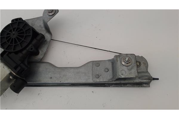 Recambio de mecanismo elevalunas delantero izquierdo para dacia sandero i 1.6 ambiance referencia OEM IAM 8200733826  