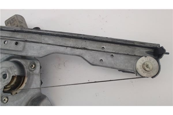 Recambio de mecanismo elevalunas delantero izquierdo para dacia sandero i 1.6 ambiance referencia OEM IAM 8200733826  