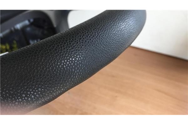 Recambio de volante para ford fiesta vi 1.4 tdci referencia OEM IAM 62146117A  