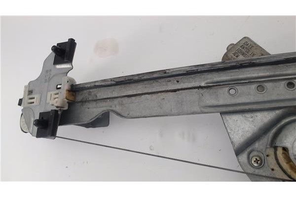 Recambio de mecanismo elevalunas delantero izquierdo para dacia sandero i 1.6 ambiance referencia OEM IAM 8200733826  