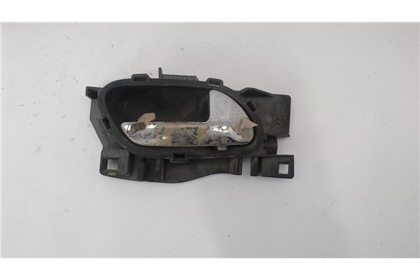 Recambio de manilla int. puerta trasero derecha para peugeot 207 1.4 confort referencia OEM IAM 96555516VD  