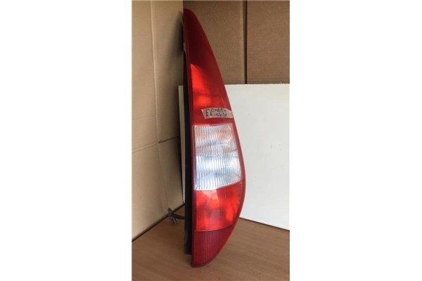 Recambio de piloto trasero derecho para ford mondeo turnier (ge)(2000) 1.8 ghia [1,8 ltr. - 81 kw cat] referencia OEM IAM 1S7113