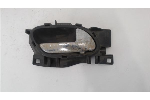 Recambio de manilla int. puerta delantero derecha para peugeot 207 1.4 confort referencia OEM IAM 96555518VD  