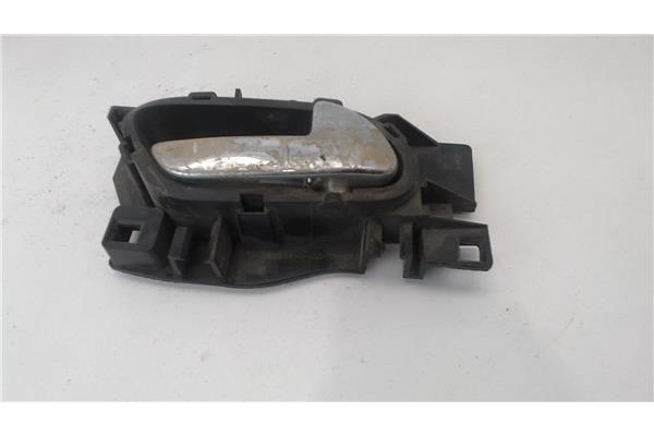 Recambio de manilla int. puerta delantero derecha para peugeot 207 1.4 confort referencia OEM IAM 96555518VD  