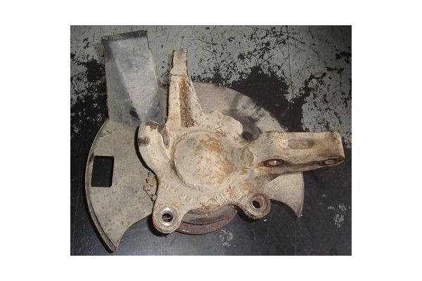 Recambio de mangueta delantero derecha para nissan vanette cargo (hc23) 2.3 d referencia OEM IAM 400149C501  