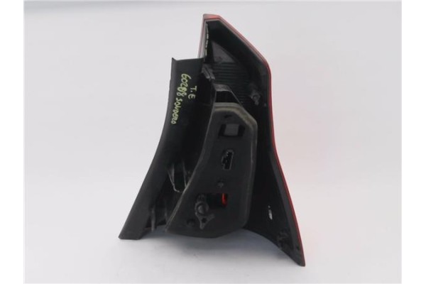 Recambio de piloto trasero izquierdo para dacia sandero i 1.6 ambiance referencia OEM IAM 8200734825  