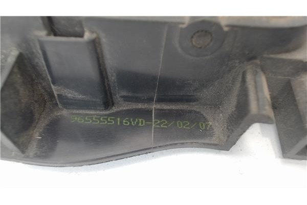 Recambio de manilla int. puerta delantero derecha para peugeot 207 1.4 confort referencia OEM IAM 96555518VD  