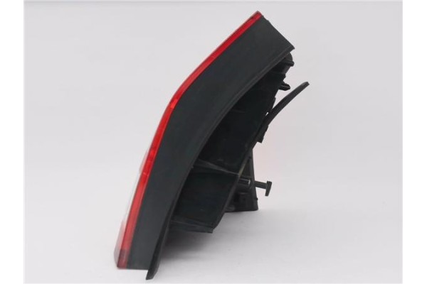 Recambio de piloto trasero izquierdo para dacia sandero i 1.6 ambiance referencia OEM IAM 8200734825  