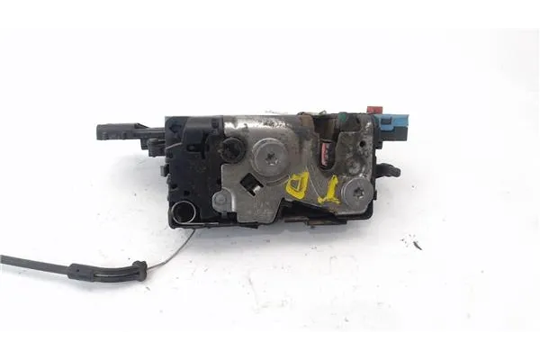 Recambio de cierre electromagnetico trasero derecho para peugeot 207 1.4 confort referencia OEM IAM 9138H8  