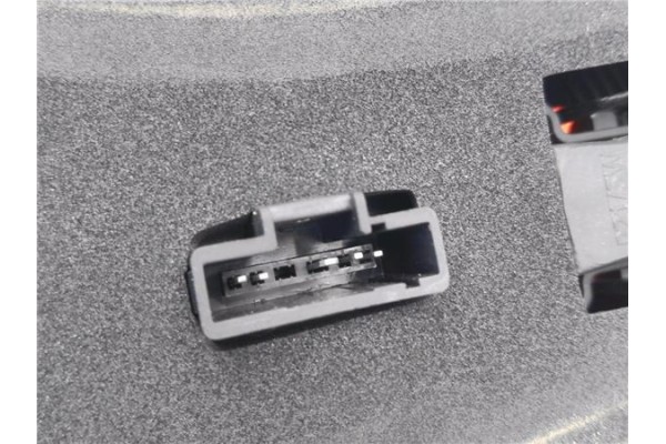 Recambio de piloto trasero izquierdo para dacia sandero i 1.6 ambiance referencia OEM IAM 8200734825  
